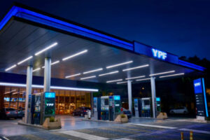 YPF habilitará el pago de nafta y gasoil con dólares desde su aplicación