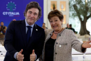 El FMI flexibiliza metas y respalda plan de Milei: privatizaciones para sumar reservas