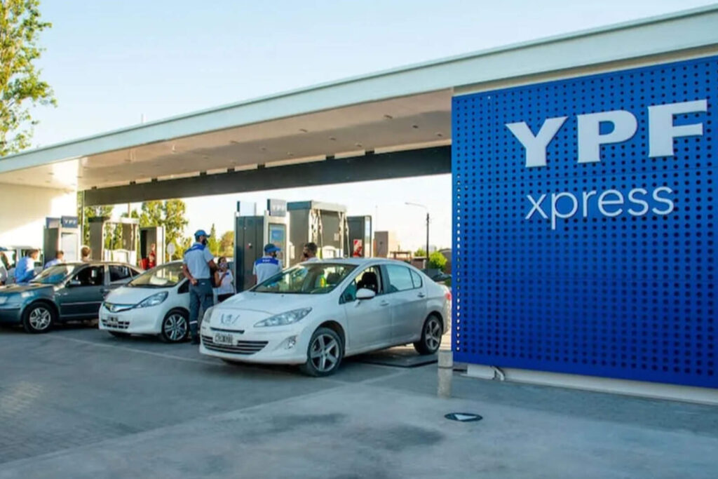 YPF aplicará descuentos de hasta el 9% para cargas de madrugada en todo el país