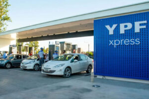 YPF aplicará descuentos de hasta el 9% para cargas de madrugada en todo el país