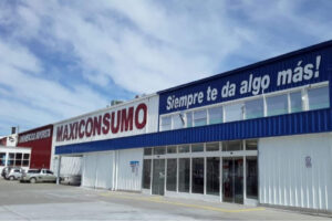 Maxiconsumo anunció una baja del 4% en todos sus precios para agosto y septiembre.