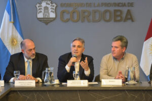 Llaryora recibió a directivos de Renault, que fabricará utilitarios para Latinoamérica