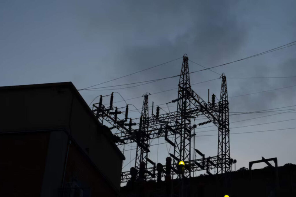 El Gobierno adjudica contratos por USD 540 millones reducir cortes de luz en verano