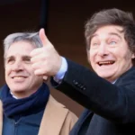 Caputo defendió el rumbo económico y aseguró que “la economía se va a llevar puesta a la política” en el año electoral