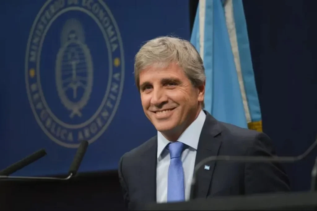 Toto Caputo detalló el cronograma de baja de retenciones y ratificó que el objetivo final es llevarlas a cero